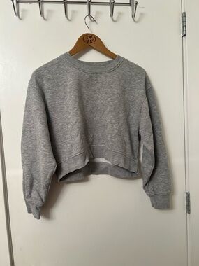 Zara Light Grey Cropped Hoodie – Size Medium